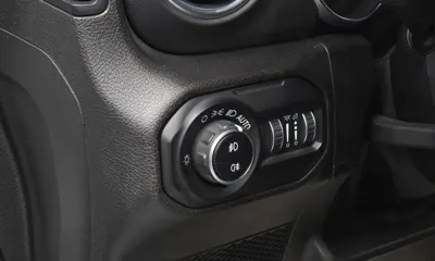 Jeep Wrangler 2019, 57407 км, за 27086.07 USD - фото 18