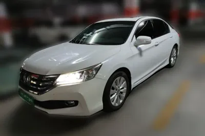 Honda Accord · 2015 год