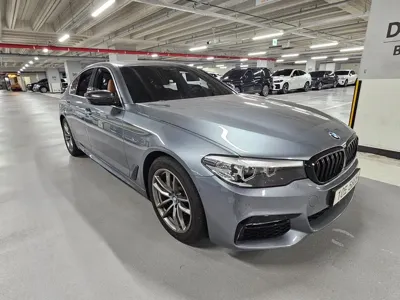 BMW 5-Series · 2018 год