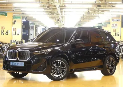BMW iX1 · 2025 год