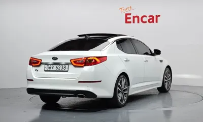 Kia K5 2014, 125340 км, за 5139.22 USD