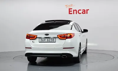 Kia K5 2014, 125340 км, за 5139.22 USD