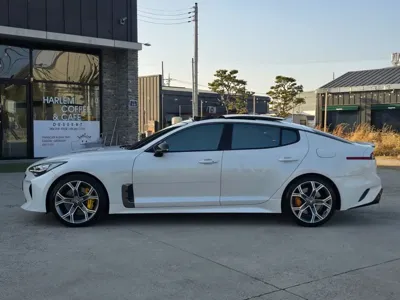 Kia Stinger 2018, 100000 км, за 13062.89 USD