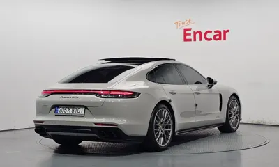 Porsche Panamera 2023, 19254 км, за 100931.13 USD