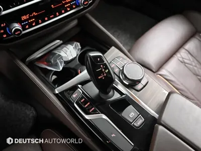 BMW 5-Series 2018, 85206 км, за 16256.84 USD - фото 9
