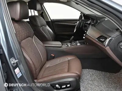 BMW 5-Series 2018, 85206 км, за 16256.84 USD - фото 10
