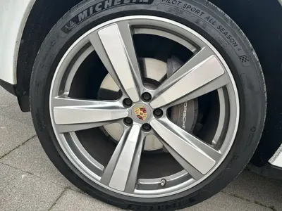 Porsche Macan 2022, 31000 км, за 49514.64 USD - фото 9