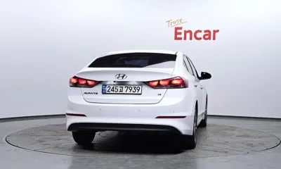 Hyundai Avante 2018, 122905 км, за 6940.78 USD