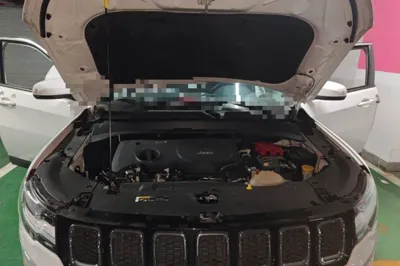 Jeep Compass 2019, 23900 км, за 9487 USD - фото 17