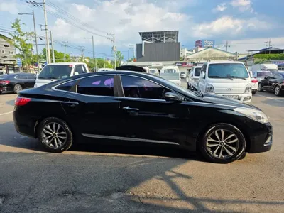 Hyundai Grandeur 2012, 173300 км, за 2166.21 USD