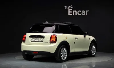 MINI Cooper 2021, 37749 км, за 12143.89 USD