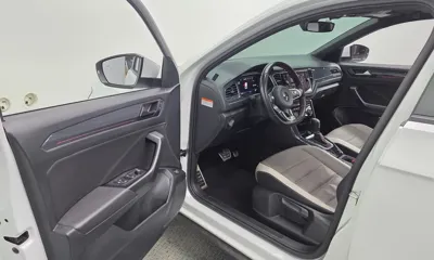 Volkswagen T-Roc 2021, 84868 км, за 13521.41 USD - фото 10