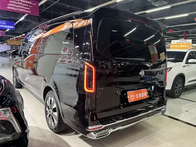 Mercedes-Benz Vito 2023, 56000 км, за 29173.82 USD - фото 26