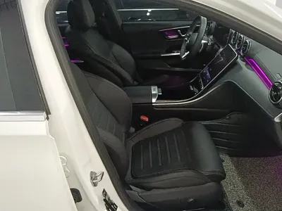 Mercedes-Benz C-Class 2023, 87700 км, за 23093.01 USD - фото 25