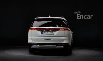 Kia Canival 2021, 105555 км, за 15827.8 USD
