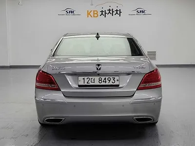 Hyundai Equus 2012, 173590 км, за 2487.86 USD