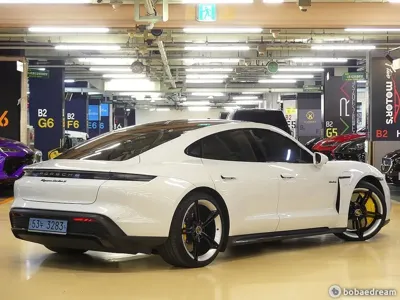 Porsche Taycan 2021, 26245 км, за 91390.65 USD