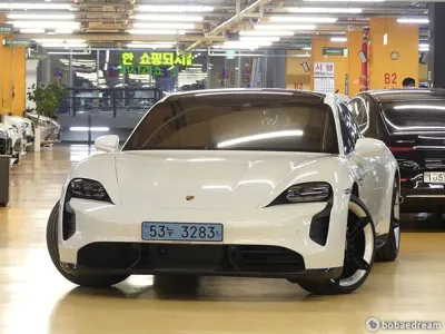Porsche Taycan 2021, 26245 км, за 91390.65 USD