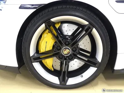 Porsche Taycan 2021, 26245 км, за 91390.65 USD