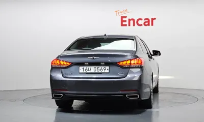Hyundai Genesis 2016, 137816 км, за 6940.78 USD