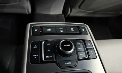 Hyundai Genesis 2016, 137816 км, за 6940.78 USD - фото 18