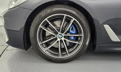 BMW 5-Series 2022, 46619 км, за 25081.45 USD