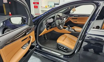 BMW 5-Series 2022, 46619 км, за 25081.45 USD - фото 10