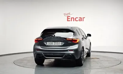 Infiniti Q30 2017, 97309 км, за 5894.03 USD