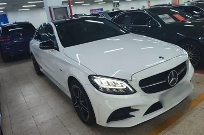 Mercedes-Benz C-Class 2021, 20000 км, за 27733 USD