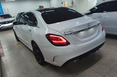 Mercedes-Benz C-Class 2021, 20000 км, за 27733 USD