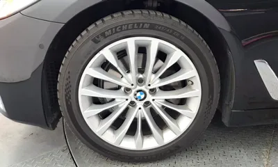 BMW 5-Series 2022, 60376 км, за 21337.52 USD