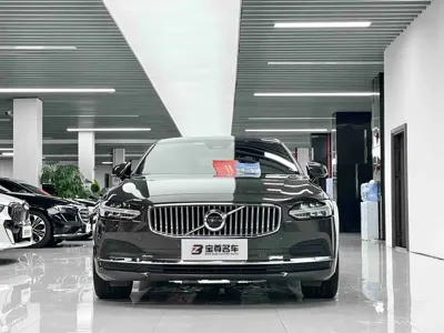 Volvo S90 2022, 40000 км, за 23507.02 USD