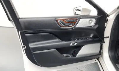 Lincoln Continental 2018, 132132 км, за 9321.26 USD - фото 24