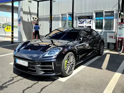 Porsche Panamera · 2025 год