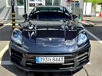 Porsche Panamera 2025, 10000 км, за 113954.5 USD