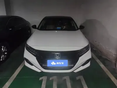 Honda Accord 2022, 22400 км, за 15936.39 USD