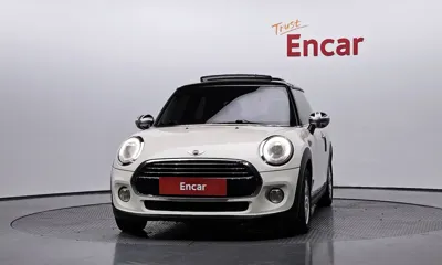 MINI Cooper 2016, 121474 км, за 3934.58 USD