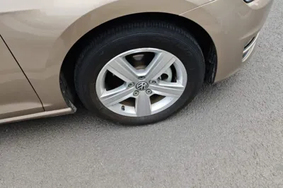 Volkswagen Golf 2014, 99600 км, за 5492 USD - фото 8