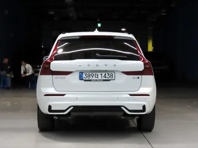 Volvo XC60 2026, 1602 км, за 41683.08 USD