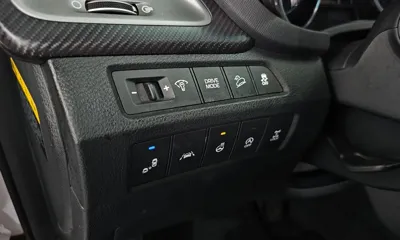 Hyundai Santafe 2016, 82631 км, за 10228.02 USD - фото 27