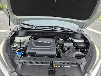 Hyundai Tucson 2017, 120420 км, за 6310.18 USD - фото 17