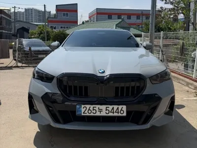 BMW 5-Series 2026, 4950 км, за 50544.83 USD