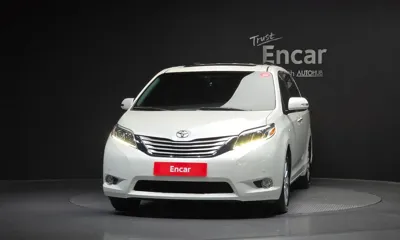 Toyota Sienna 2017, 113490 км, за 11815.68 USD