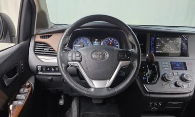 Toyota Sienna 2017, 113490 км, за 11815.68 USD - фото 13