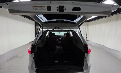 Toyota Sienna 2017, 113490 км, за 11815.68 USD - фото 20