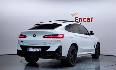 BMW X4 2025, 25861 км, за 44293.18 USD