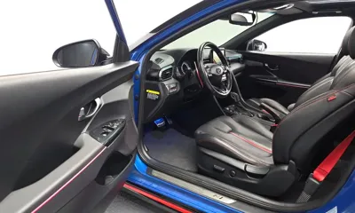 Hyundai Veloster 2018, 41335 км, за 9124.33 USD - фото 10