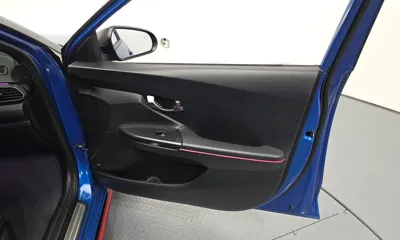 Hyundai Veloster 2018, 41335 км, за 9124.33 USD - фото 24