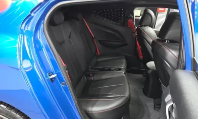Hyundai Veloster 2018, 41335 км, за 9124.33 USD - фото 26
