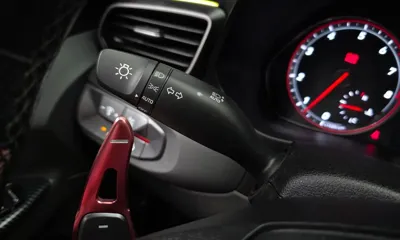 Hyundai Veloster 2018, 41335 км, за 9124.33 USD - фото 28